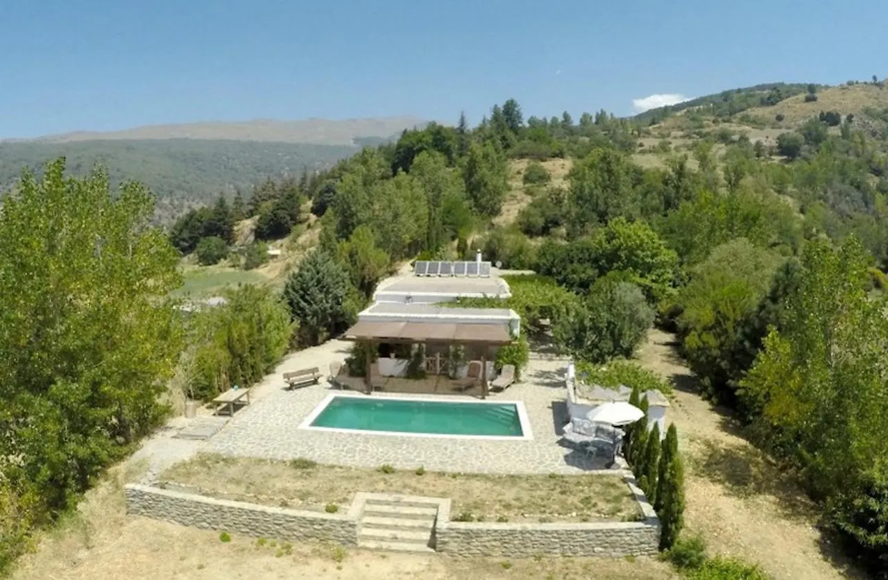 Cortijo Solera Bed and Breakfast Soportujar