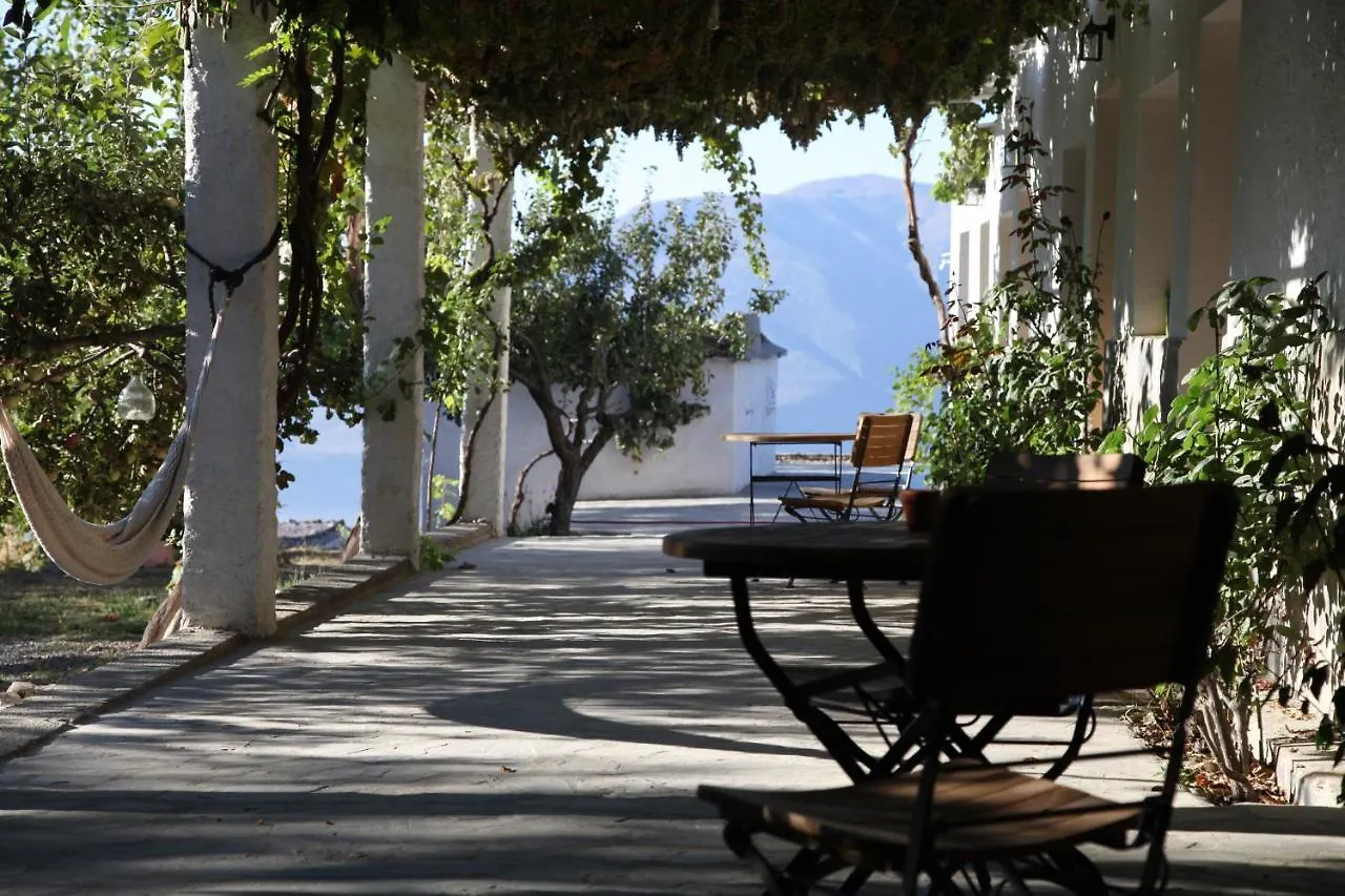 Cortijo Solera Bed & Breakfast Soportujar